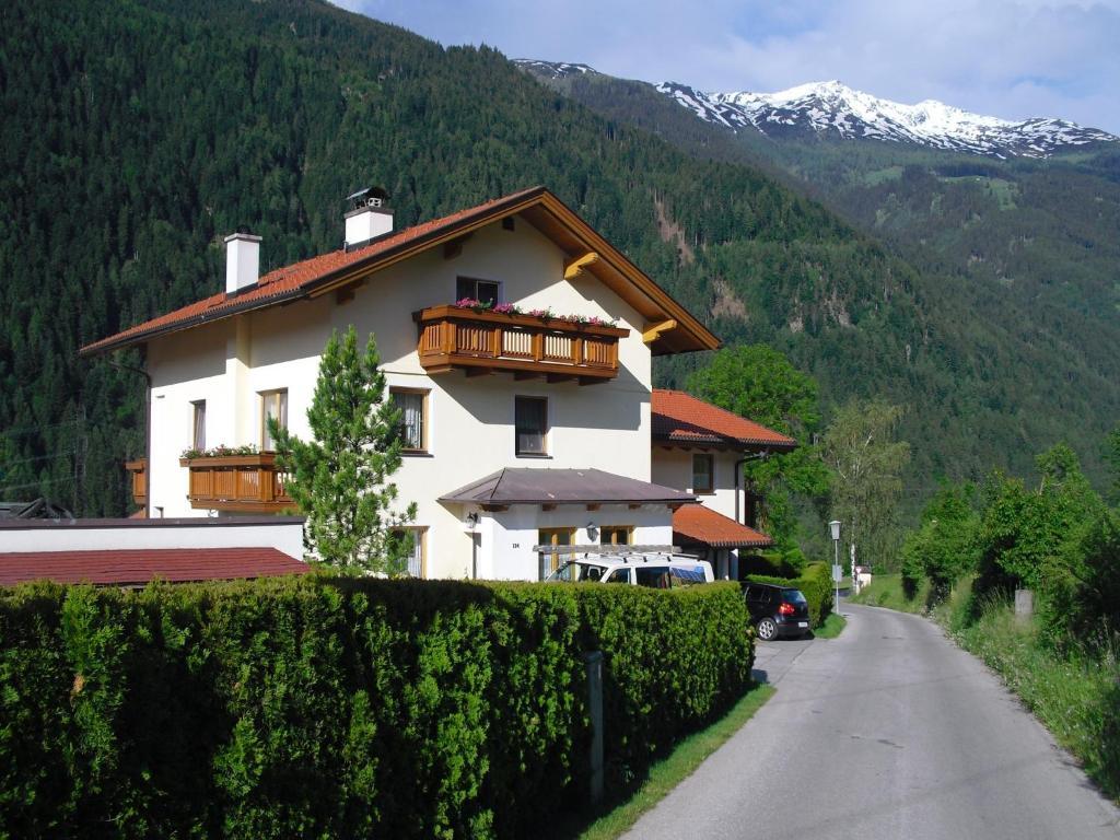 Haus Gruenbacher Лиенц Екстериор снимка